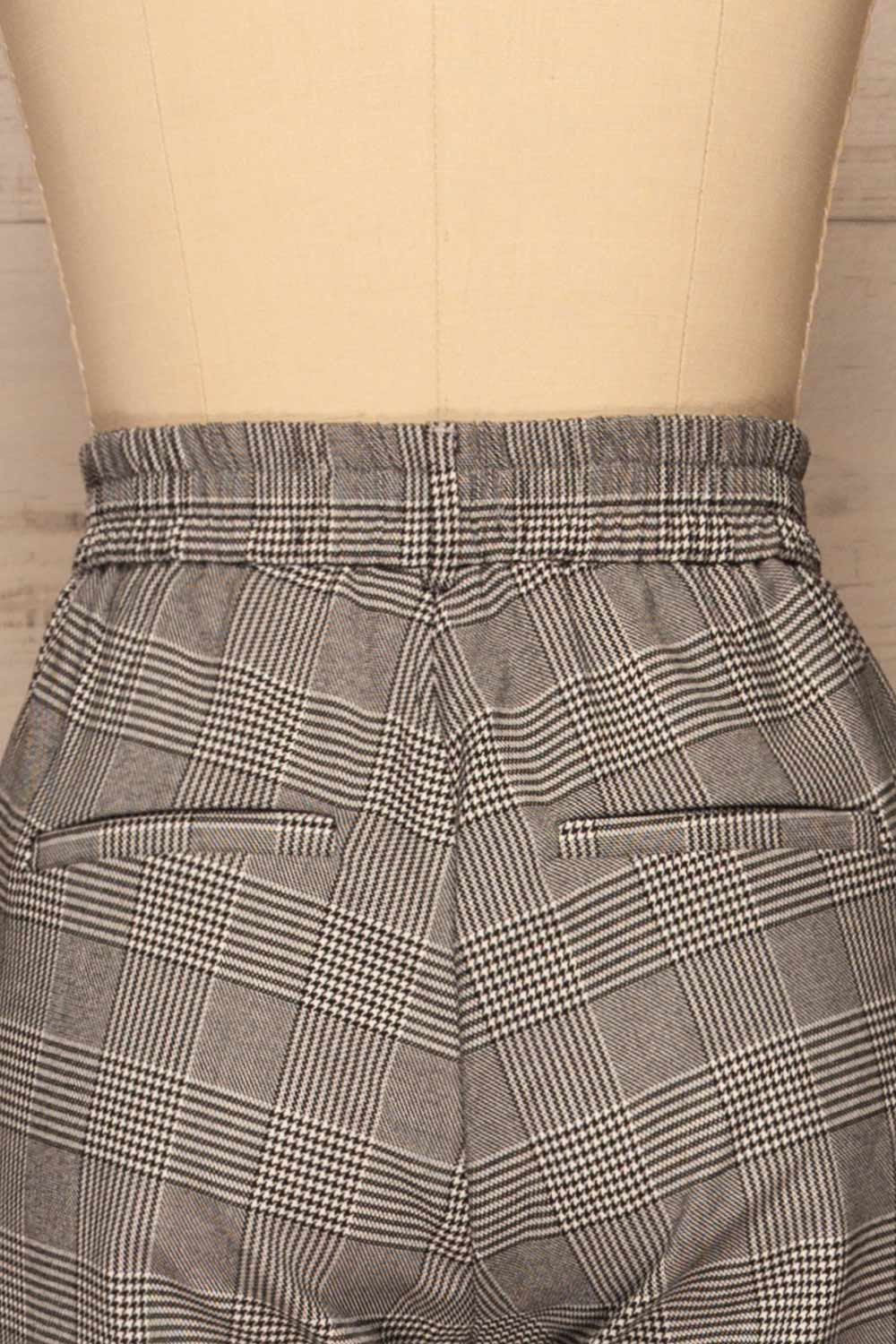 Ronhee Grey Plaid Straight Leg Pants | La petite garçonne back close-up