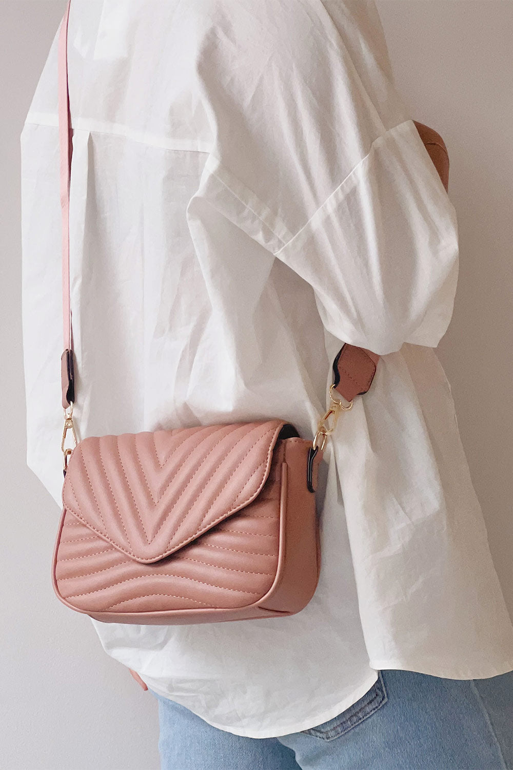 Rozamond Black Chevron Handbag w/ Coin Pouch | La petite garçonne model