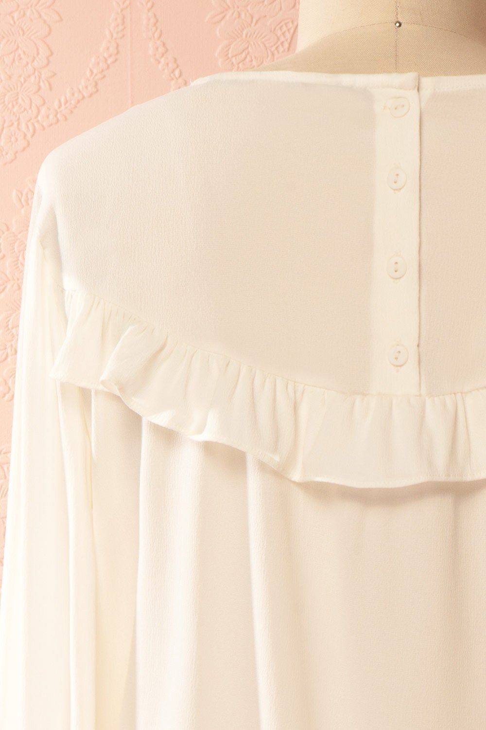 Rubina Jour White Embroidered Flowers Blouse | Boutique 1861