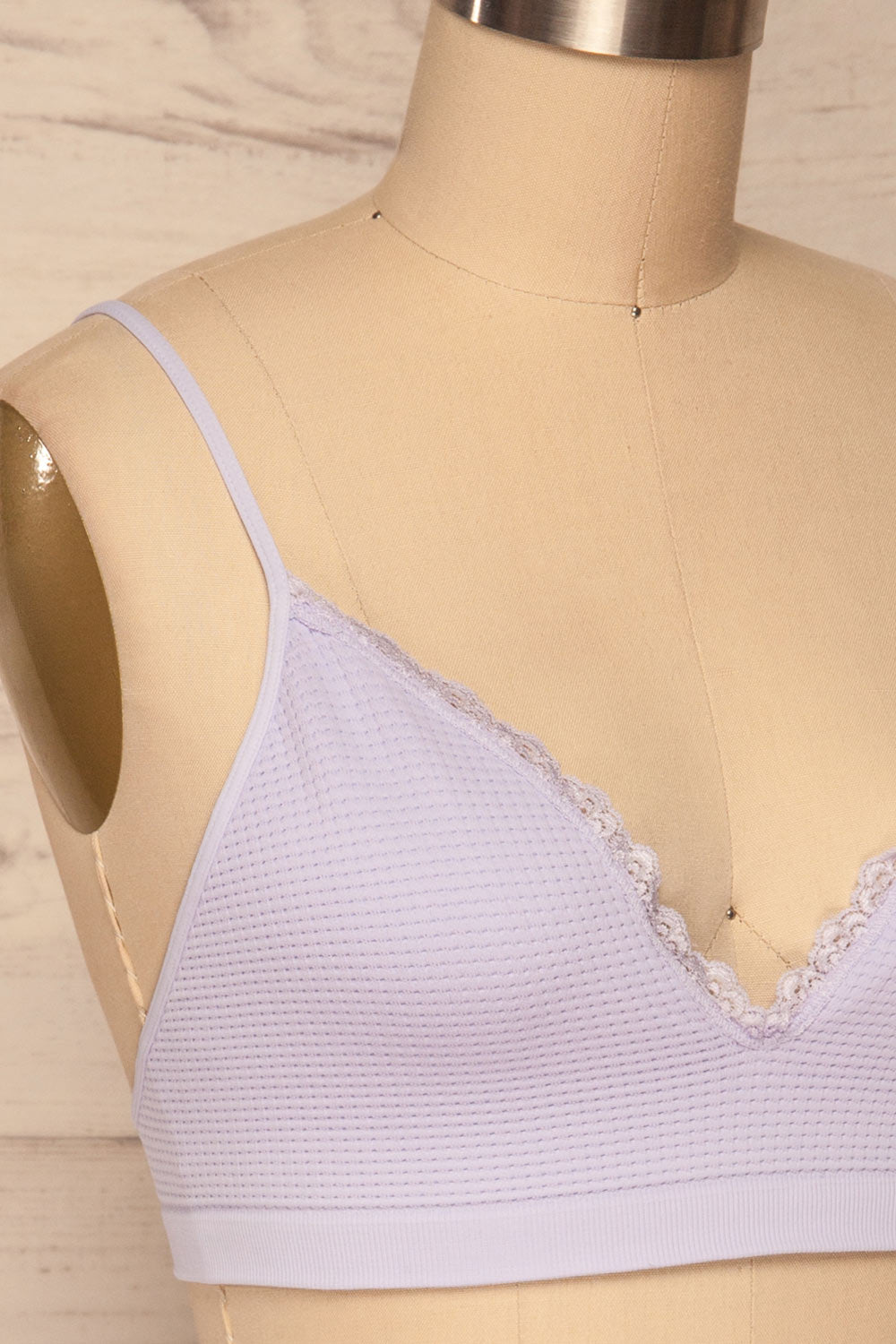 Rumia Lilac Lace Neckline Bralette | La petite garçonne side close up