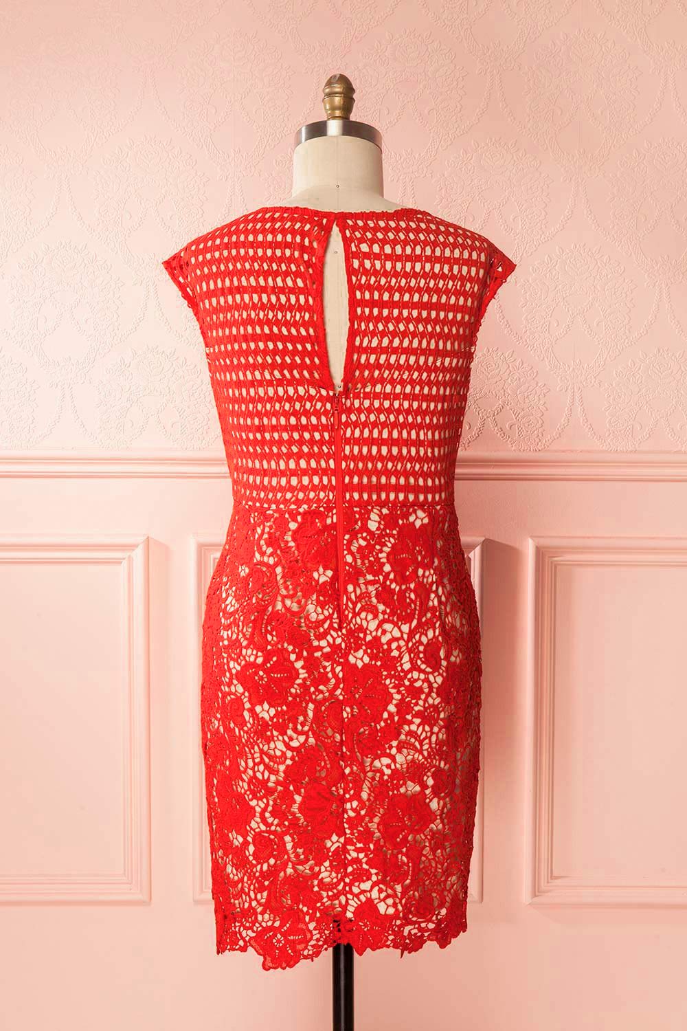 Sareh Fire Red Lace Fitted Plus Size Cocktail Dress | Boutique 1861