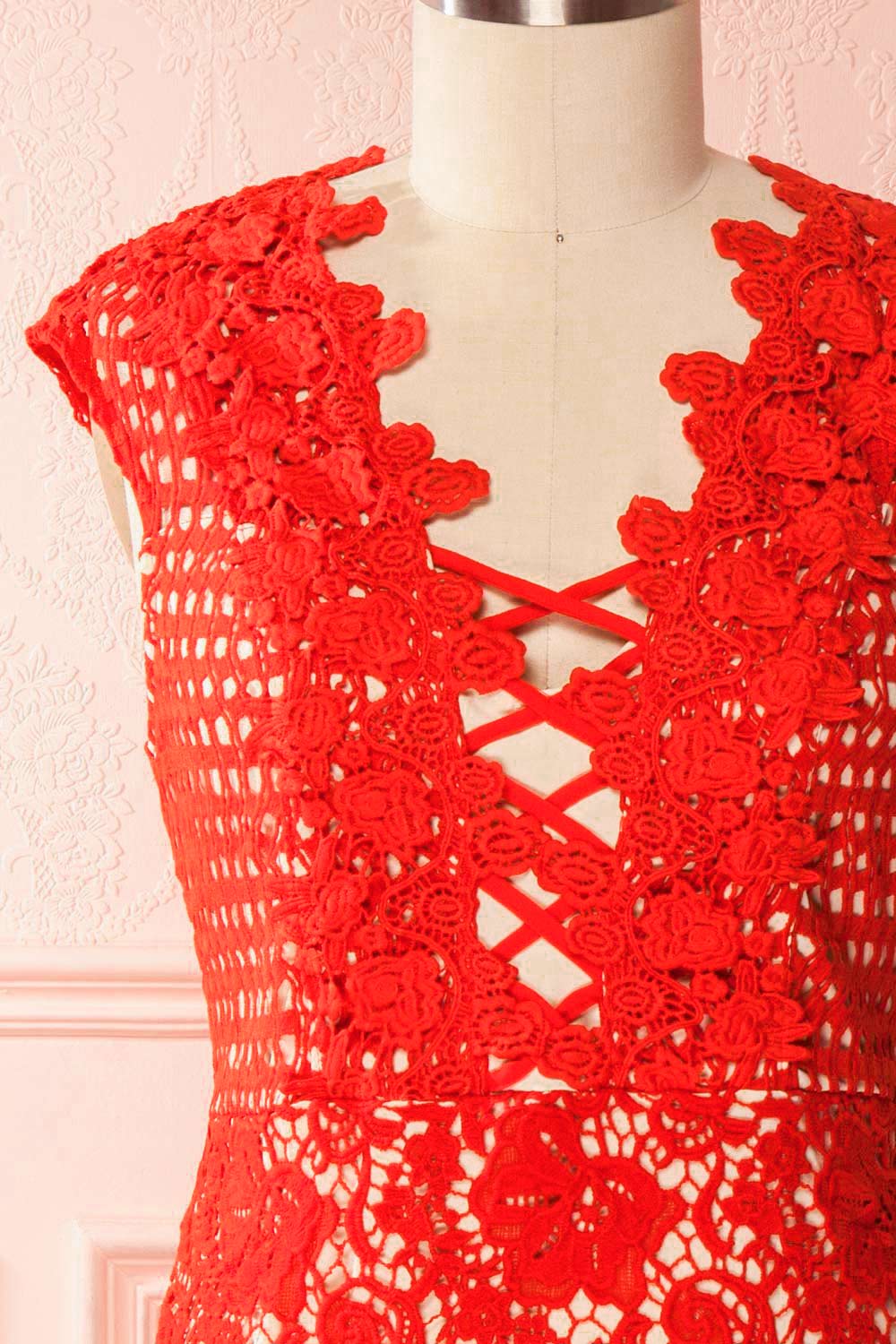 Sareh Fire Red Lace Fitted Plus Size Cocktail Dress | Boutique 1861