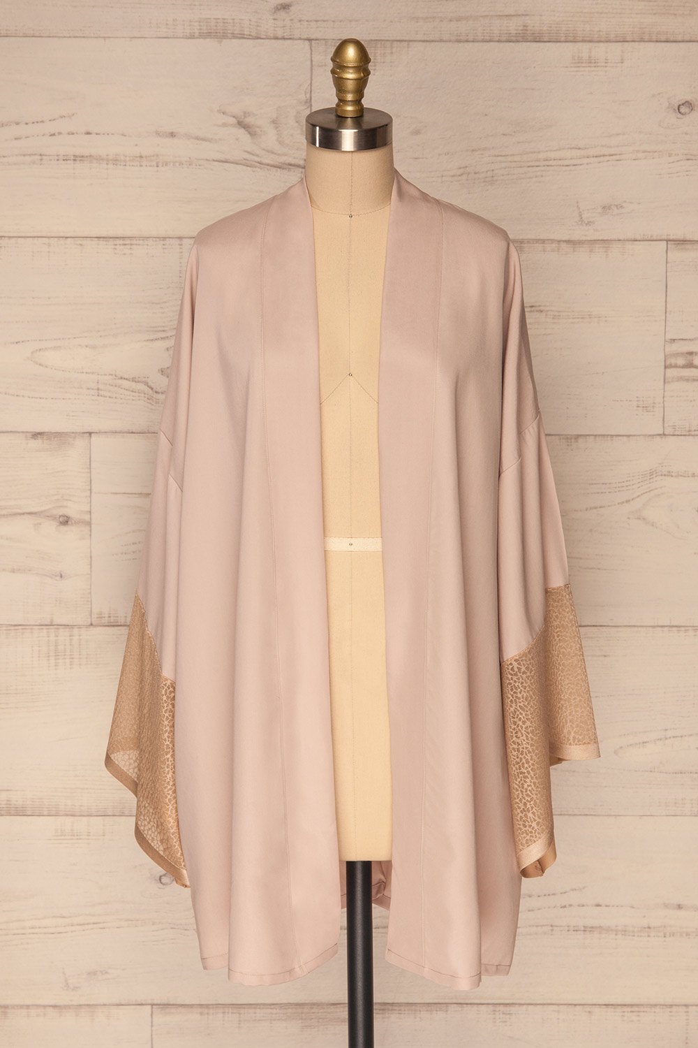 Sempiternel Lilac Kimono front view open | La Petite Garçonne Chpt. 2