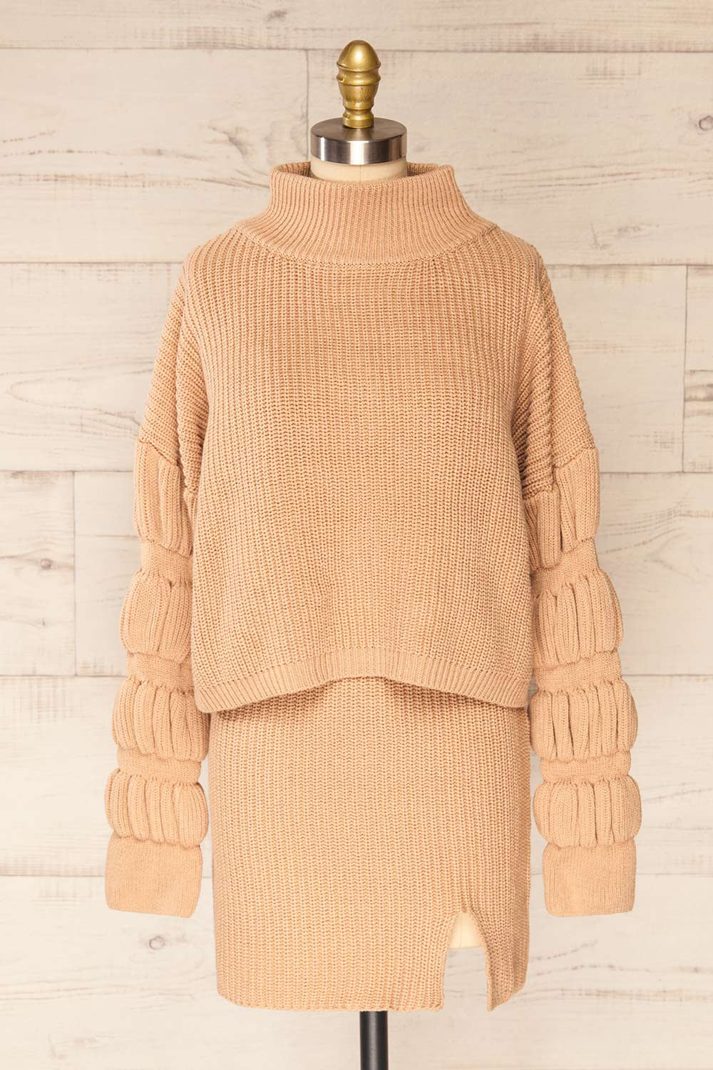 Set Altrocanto Beige Sweater & Skirt | La petite garçonne front view