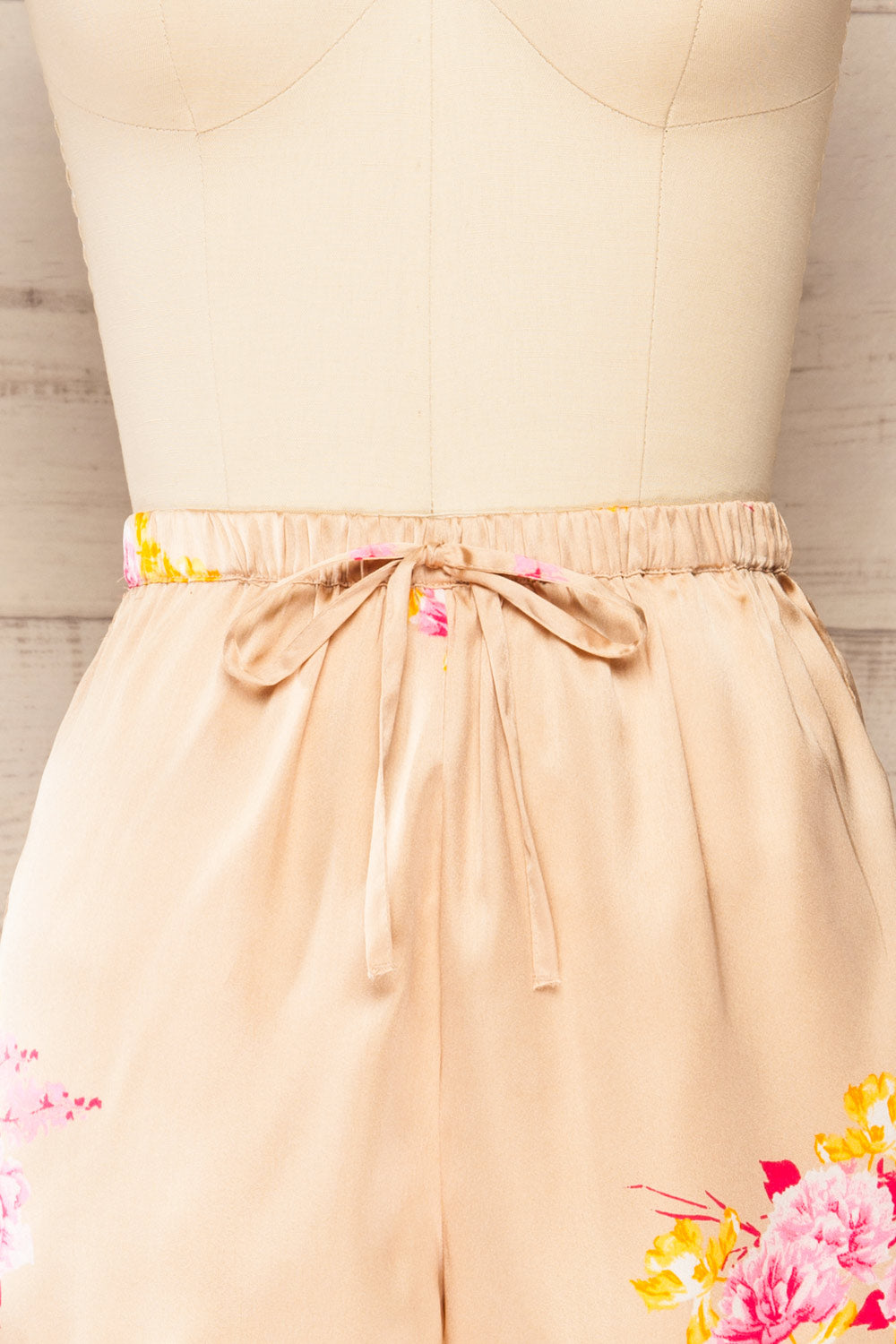 Set Eforie Satin Floral Tank Top And Bottom | La petite garçonne front close-up