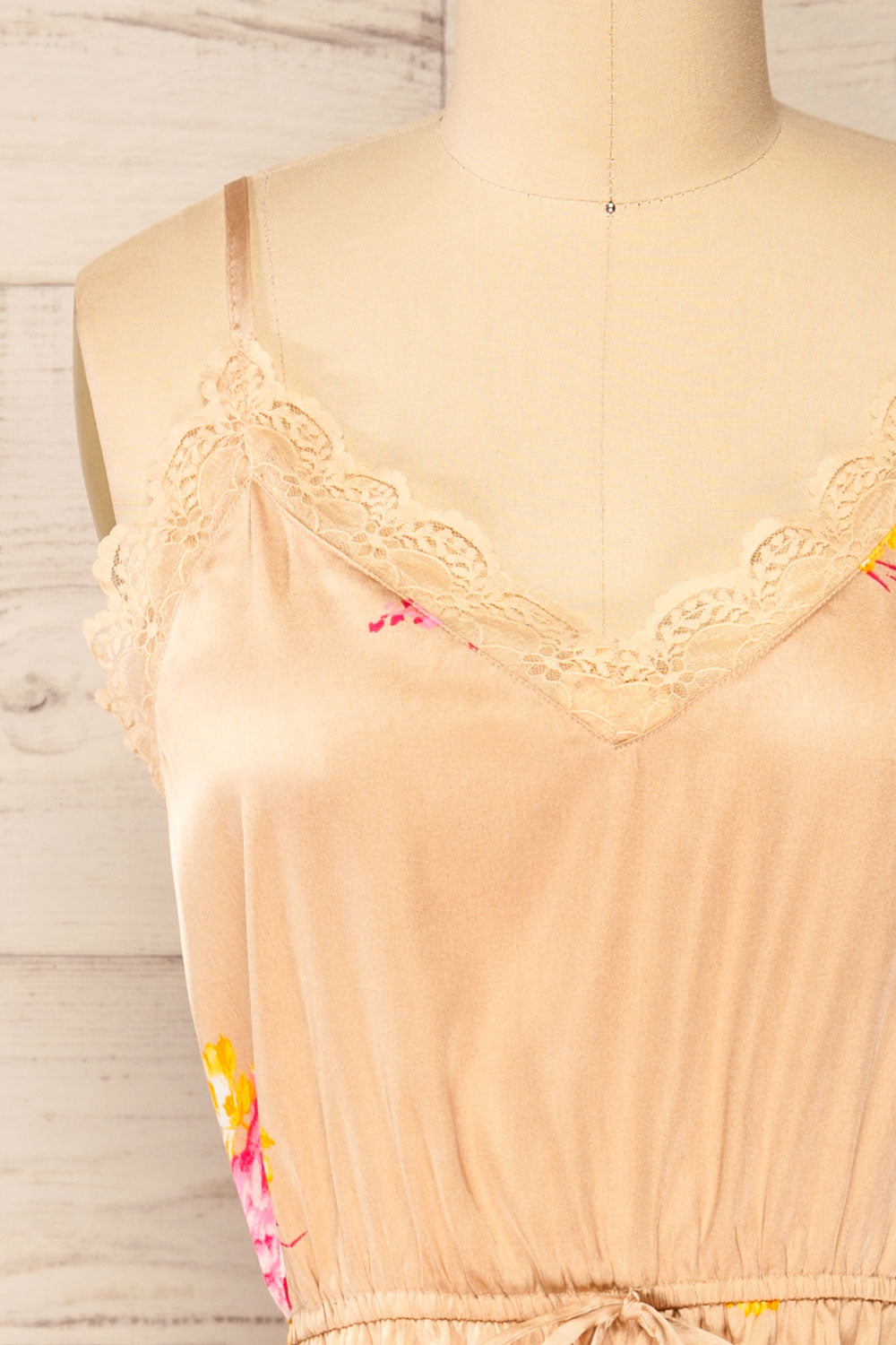 Set Eforie Satin Floral Tank Top And Bottom | La petite garçonne top front close-up