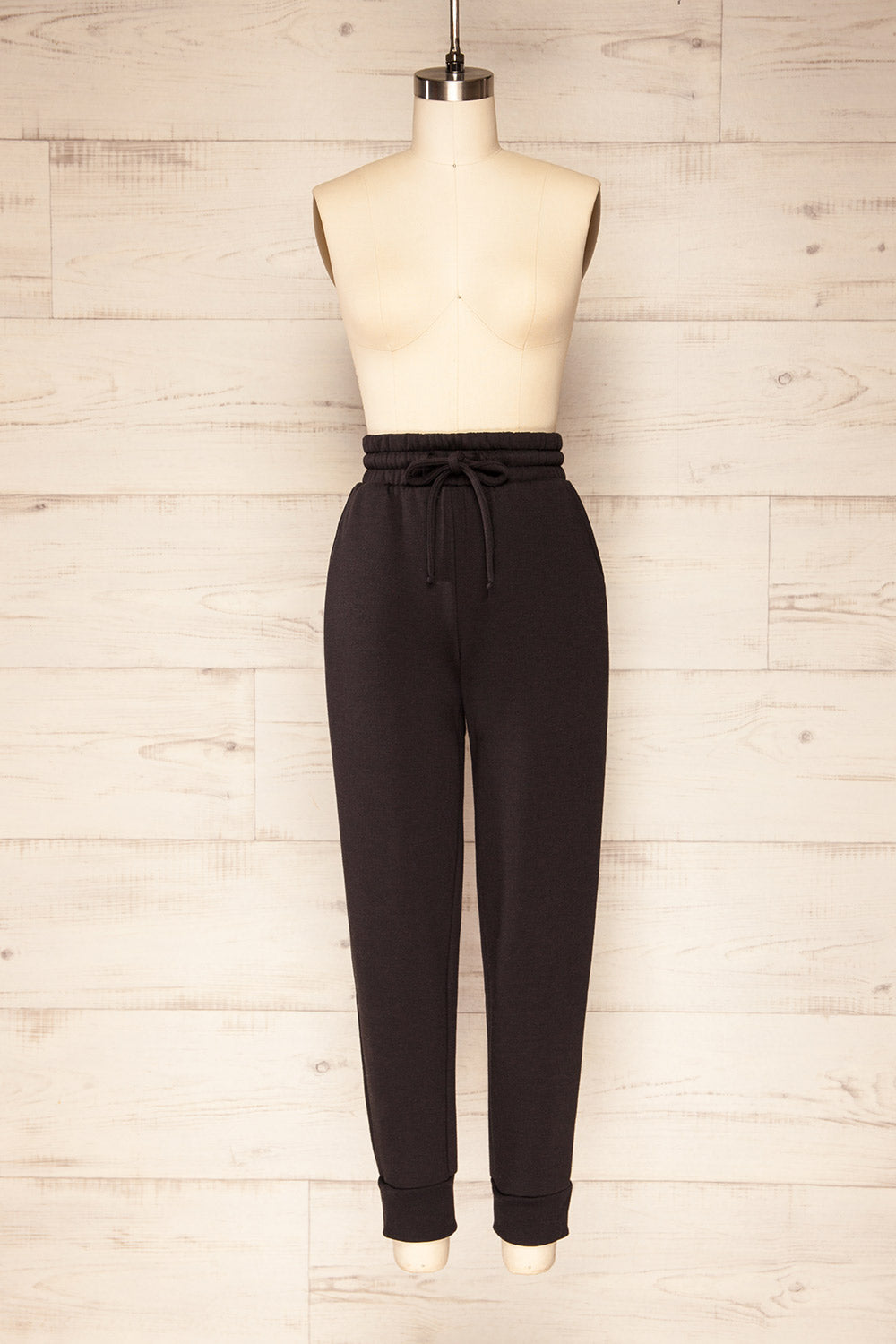 Set Luqa Black Sweater & Joggers Set | La petite garçonne front view