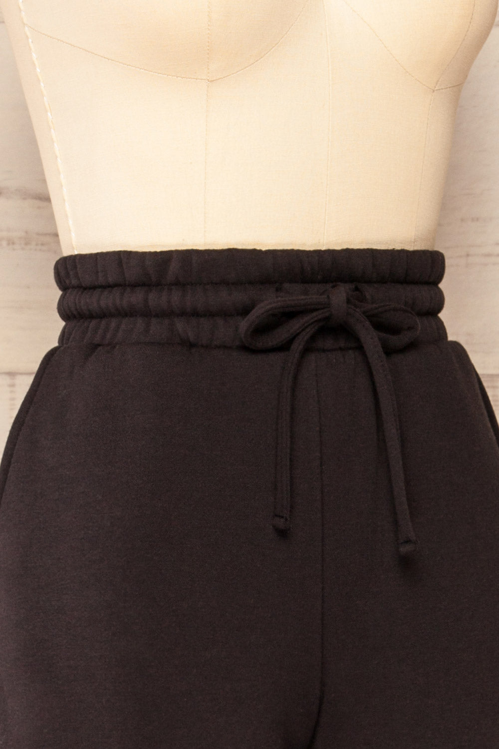 Set Luqa Black Sweater & Joggers Set | La petite garçonne side close-up