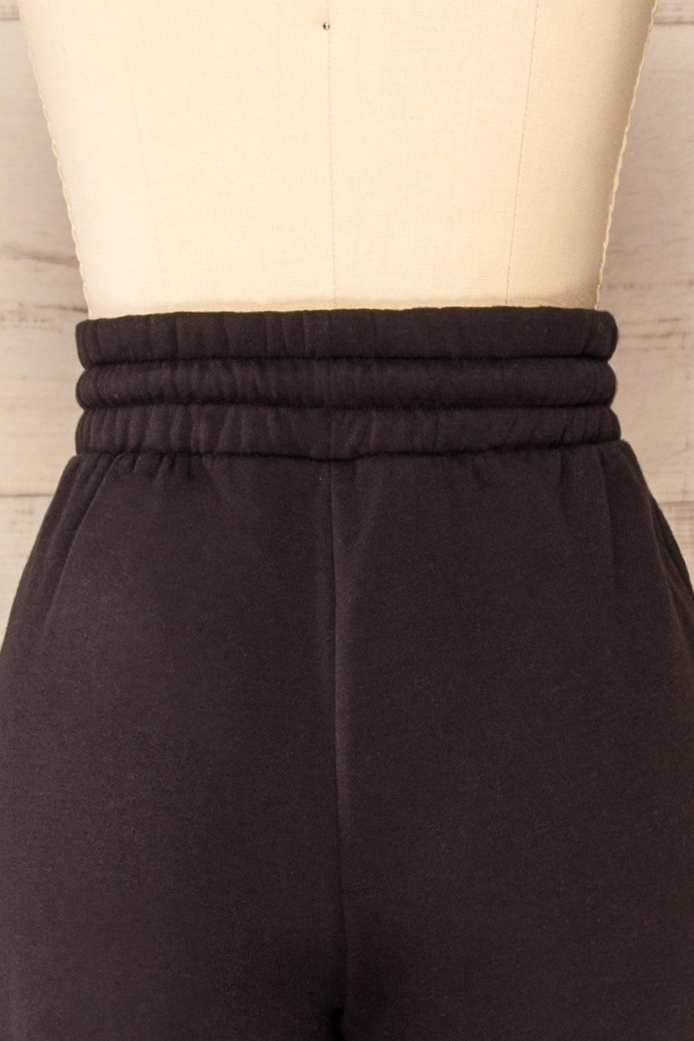 Set Luqa Black Sweater & Joggers Set | La petite garçonne back close-up