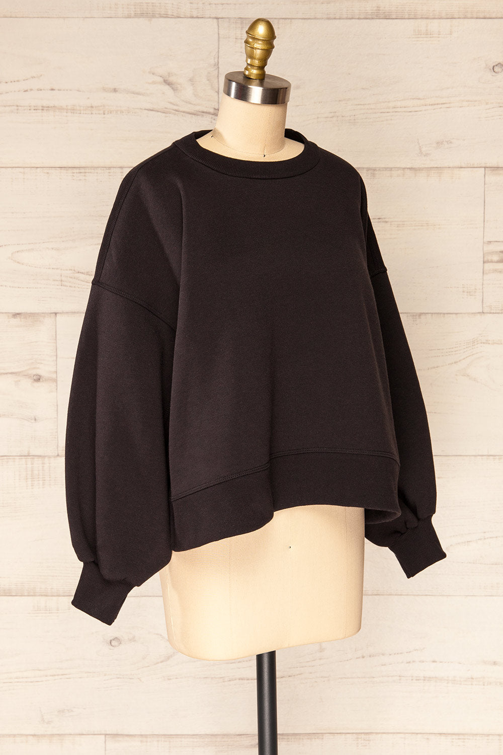 Set Luqa Black Sweater & Joggers Set | La petite garçonne top side view