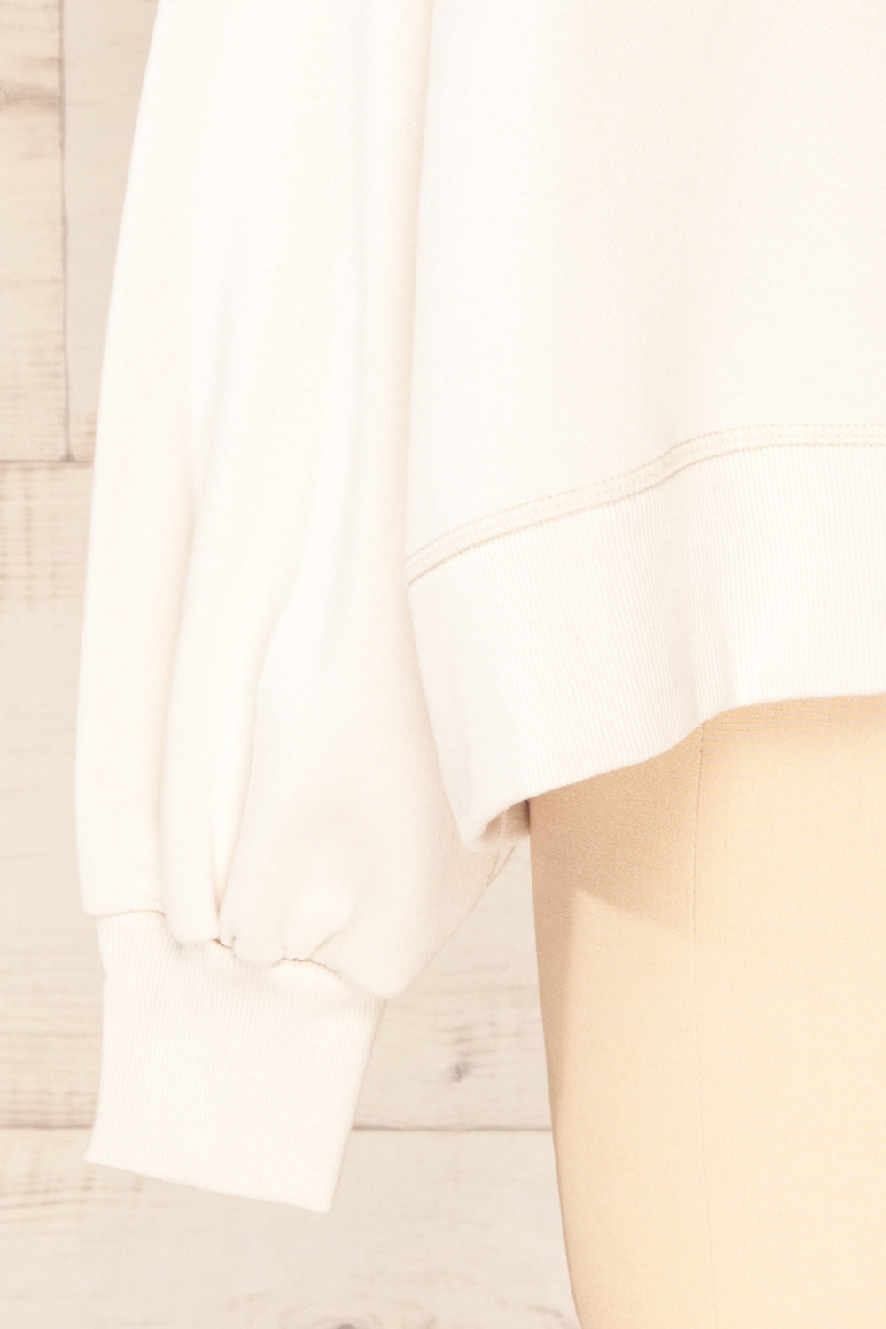 Set Luqa Ivory Sweater & Joggers Set | La petite garçonne sleeve