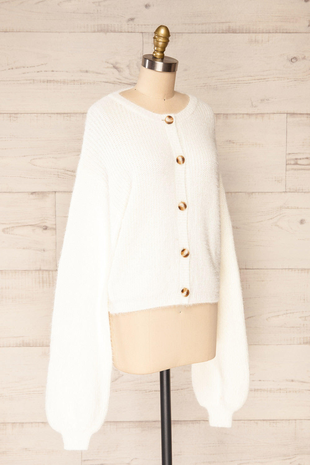 Set Akja Ivory Fuzzy Caridgan & Cami Set | La petite garçonne side view