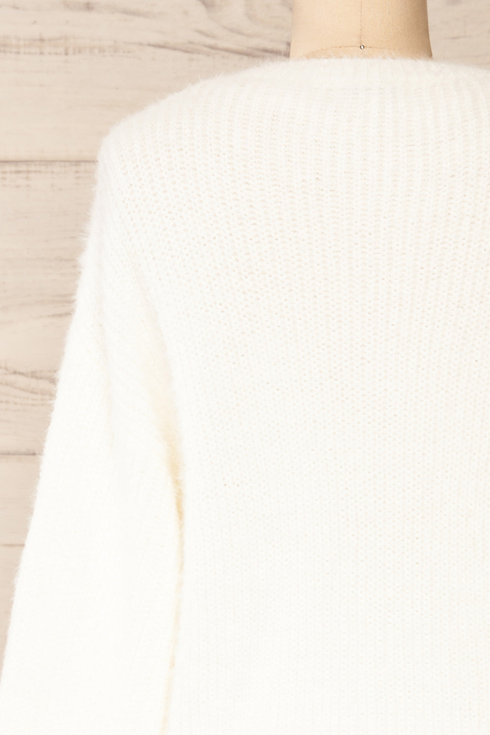 Set Akja Ivory Fuzzy Caridgan & Cami Set | La petite garçonne back close-up