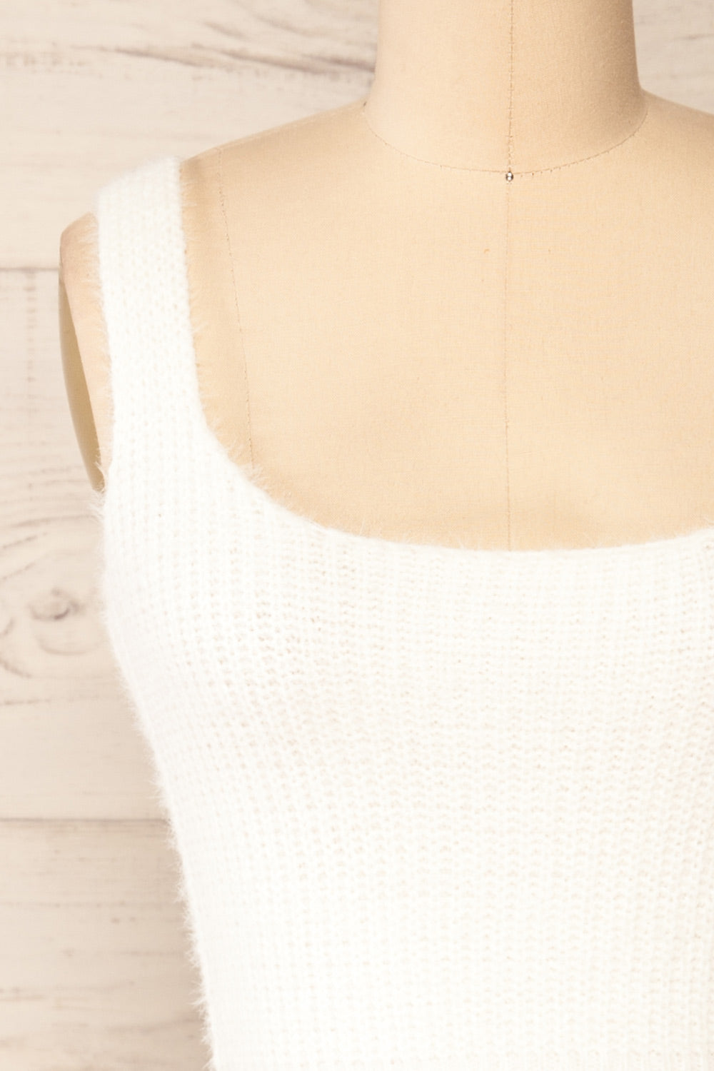 Set Akja Ivory Fuzzy Caridgan & Cami Set | La petite garçonne cami front close-up