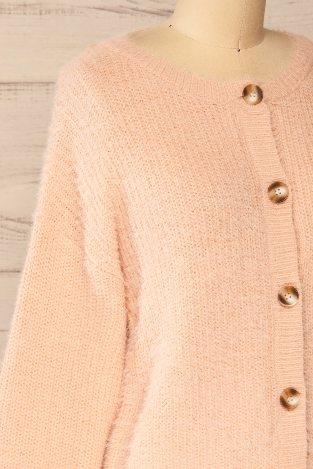 Set Ajka Pink Fuzzy Caridgan & Cami Set | La petite garçonne side close-up