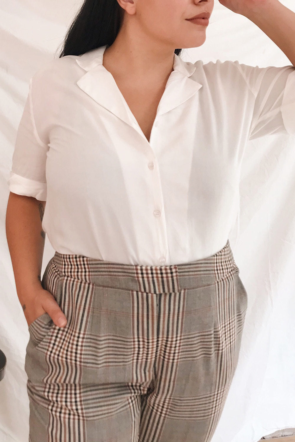 Soresina White Short-Sleeved Shirt | La petite garçonne on model