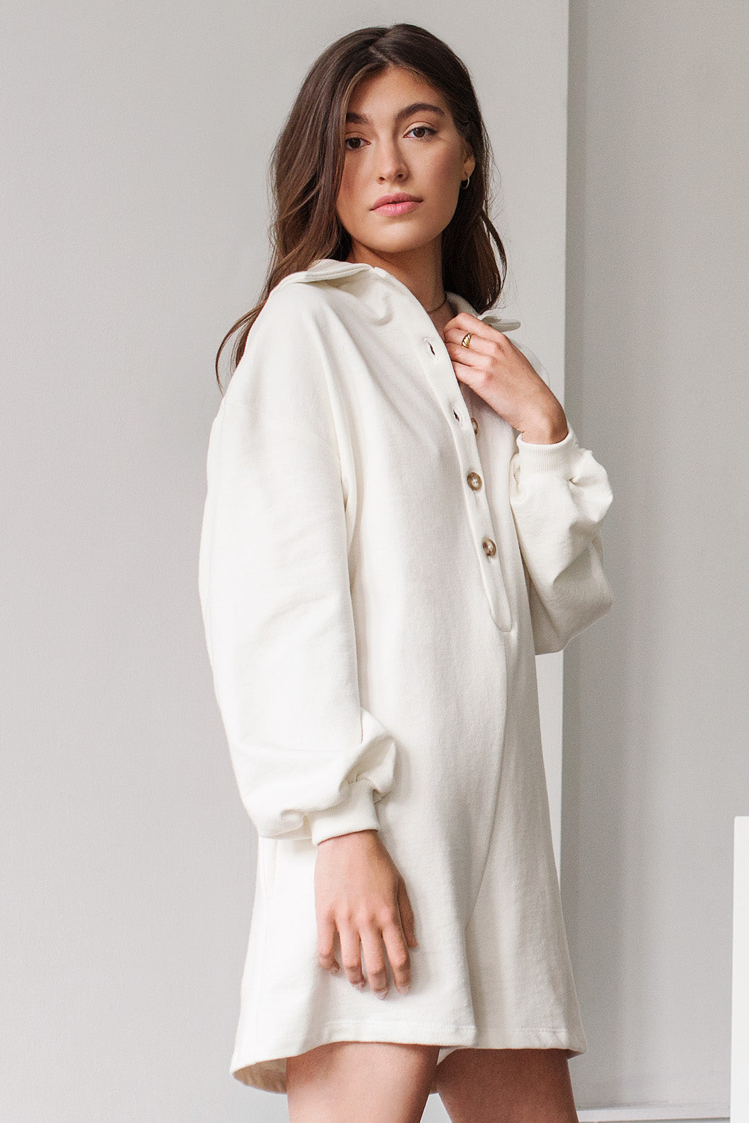 River Cream Local Long Sleeves Polo Romper | La petite garçonne model