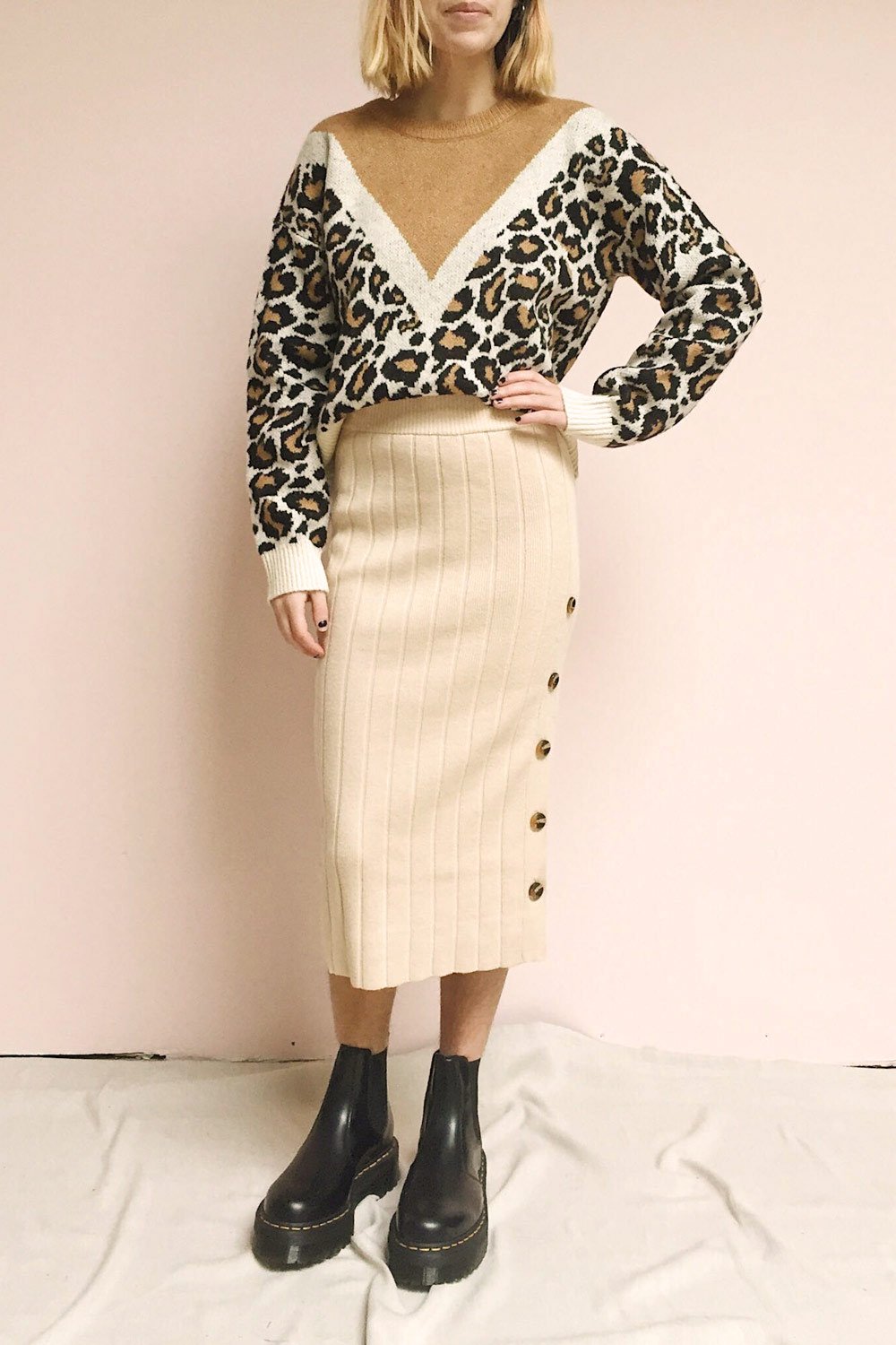 Padova Beige Knit Skirt | Jupe Beige | La Petite Garçonne on model