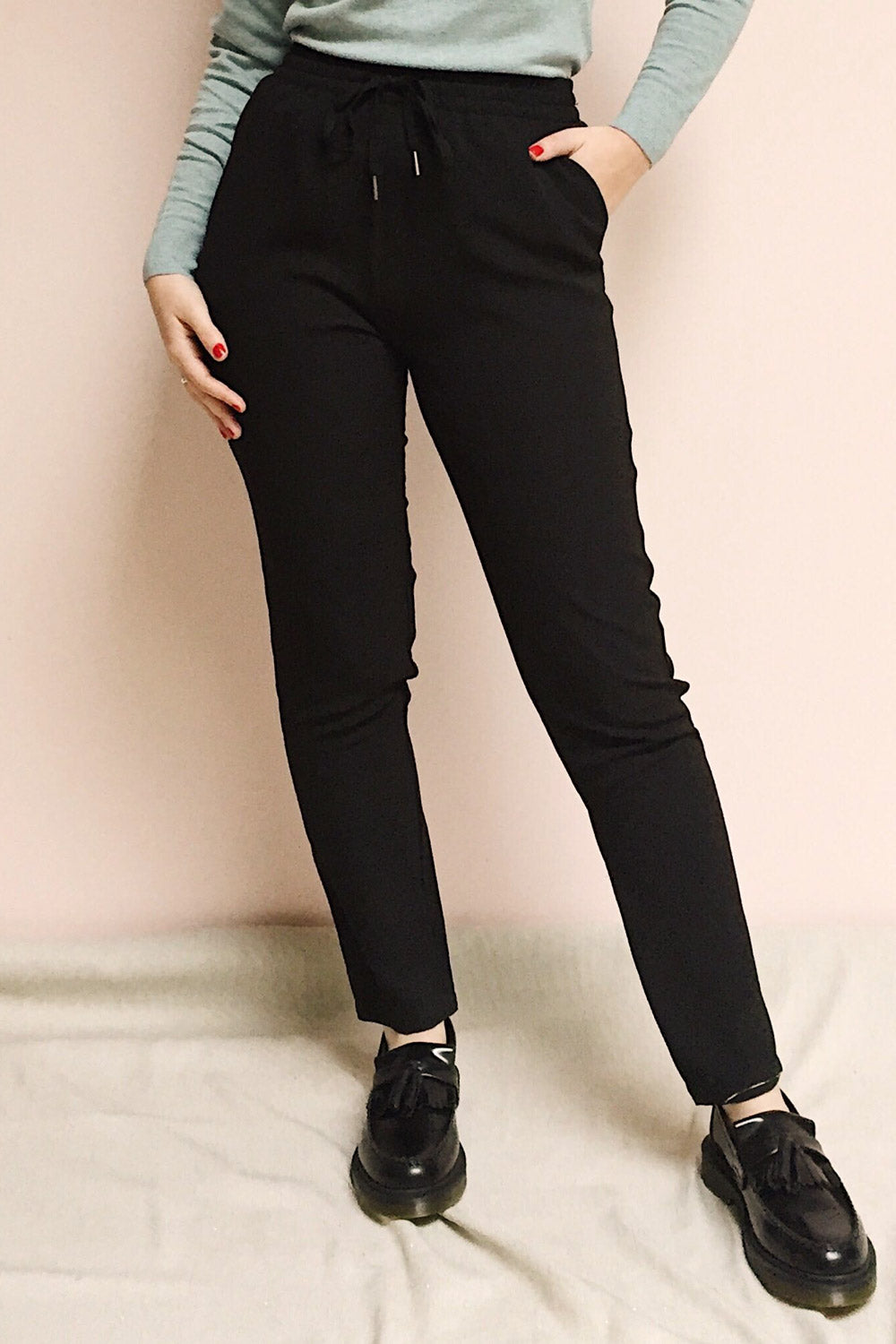 Tarento Black Light Drawstring Pants | La petite garçonne on model