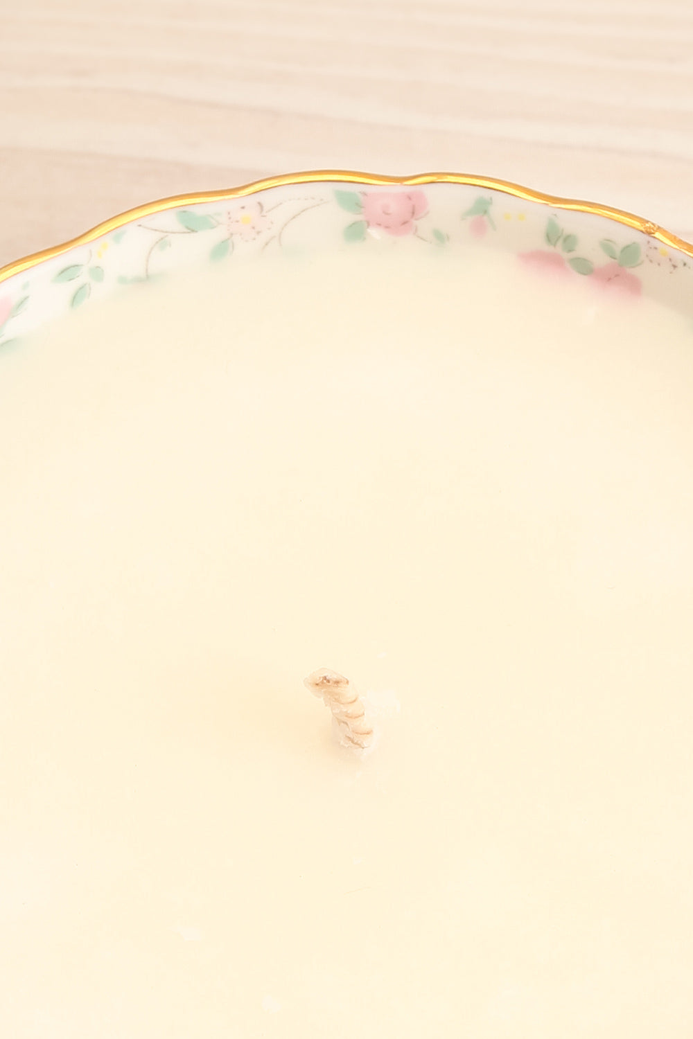 Teacup Candle Rice Flower | La petite garçonne inside close-up