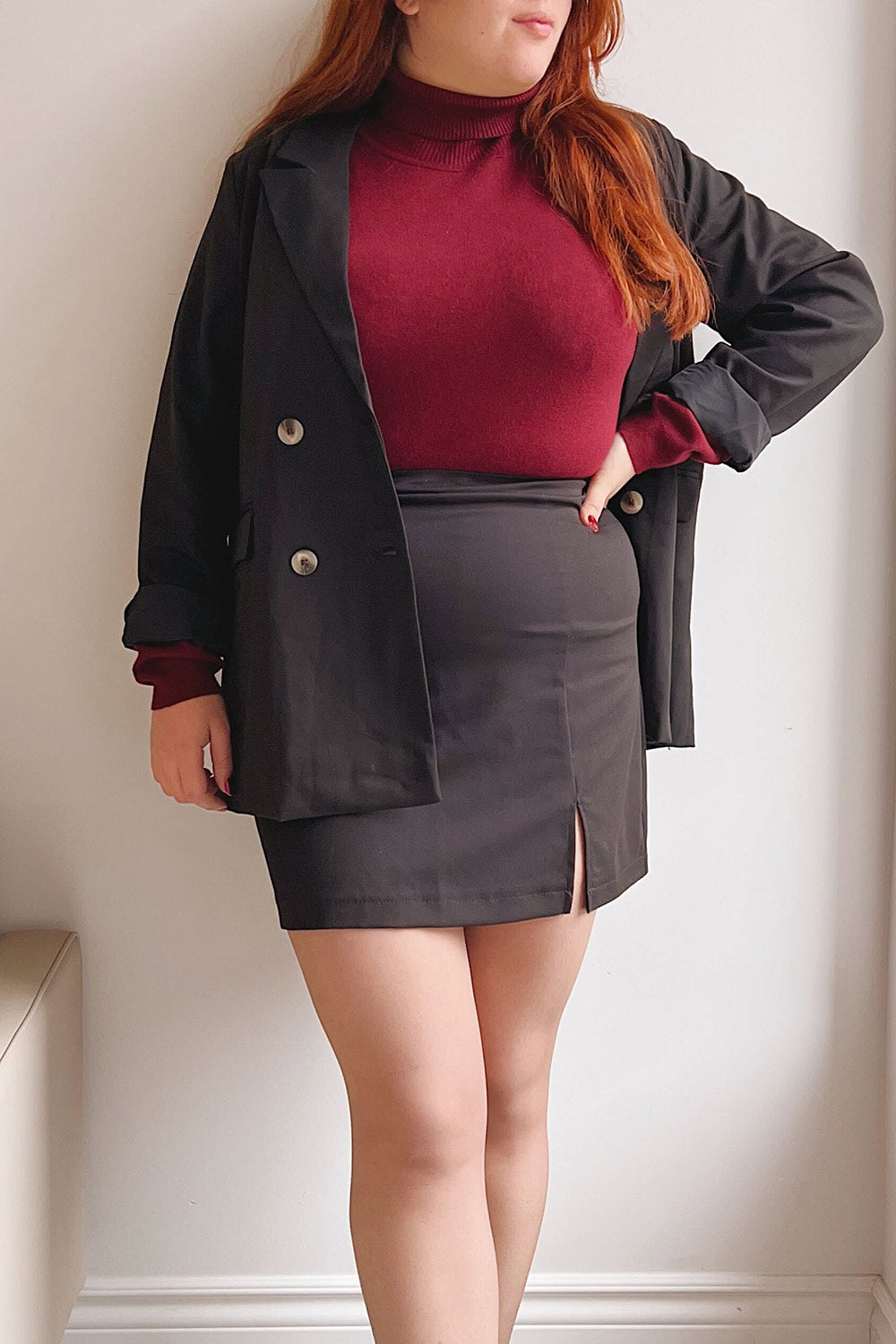 Winschoten Burgundy Long Sleeve Turtleneck | La petite garçonne on model