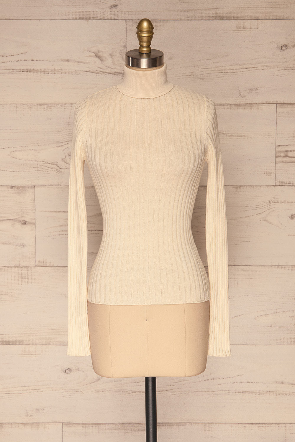 Tomsk Cream Turtleneck Top | Haut | La Petite Garçonne front view