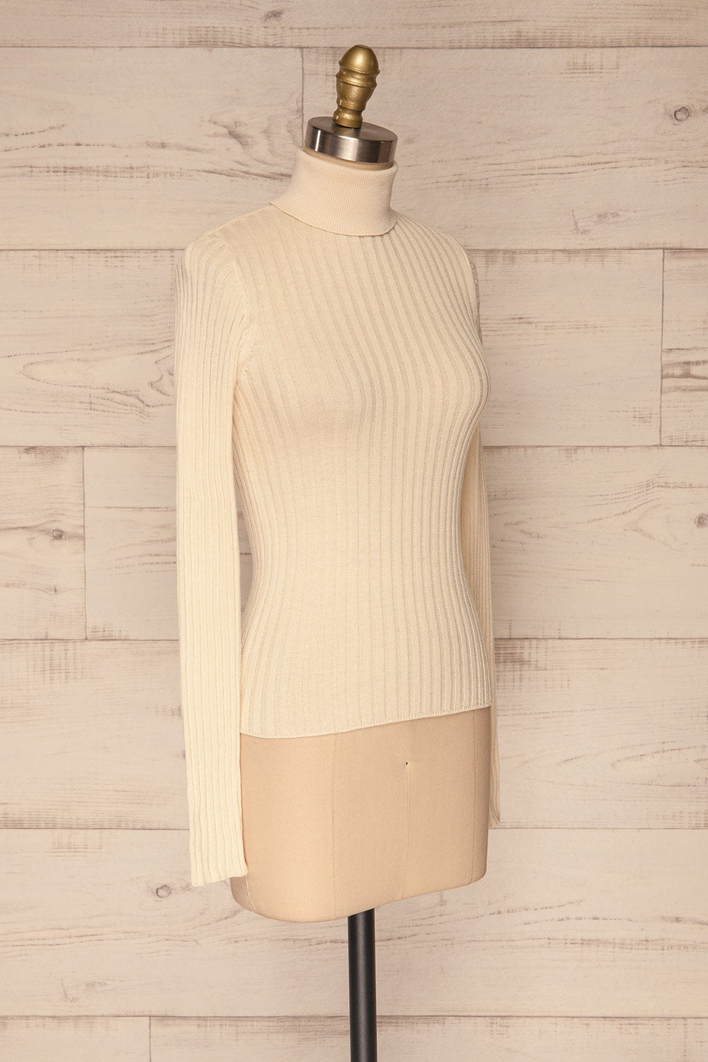 Tomsk Cream Turtleneck Top | Haut | La Petite Garçonne side view