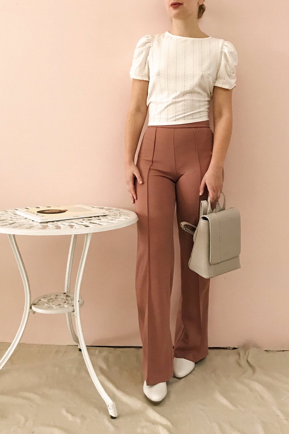 Casita Mauve Pink High-Waisted Pants | La petite garçonne on model