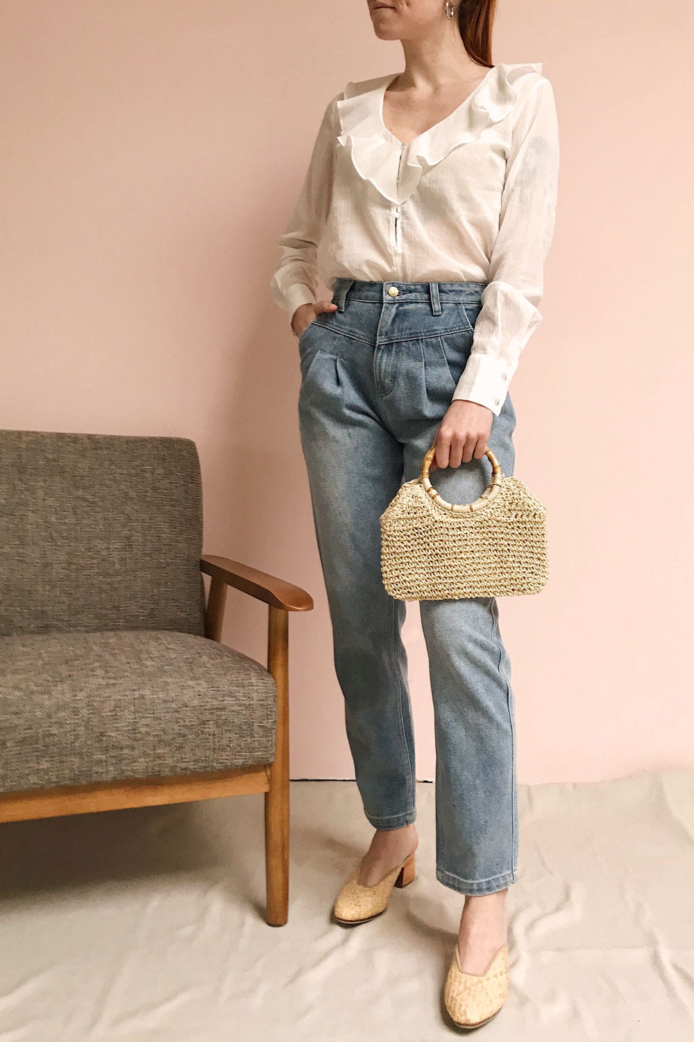 Faksdal Washed Blue High Waisted Jeans | La petite garçonne on model