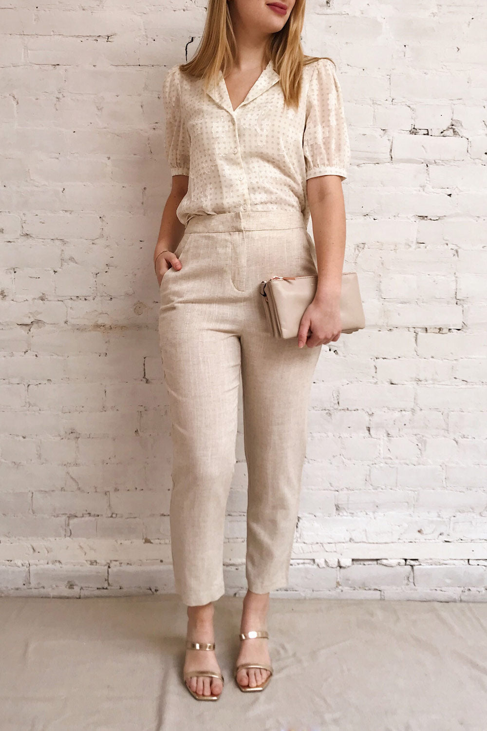 Keflavik Beige High Waist Cropped Pants | La petite garçonne model look
