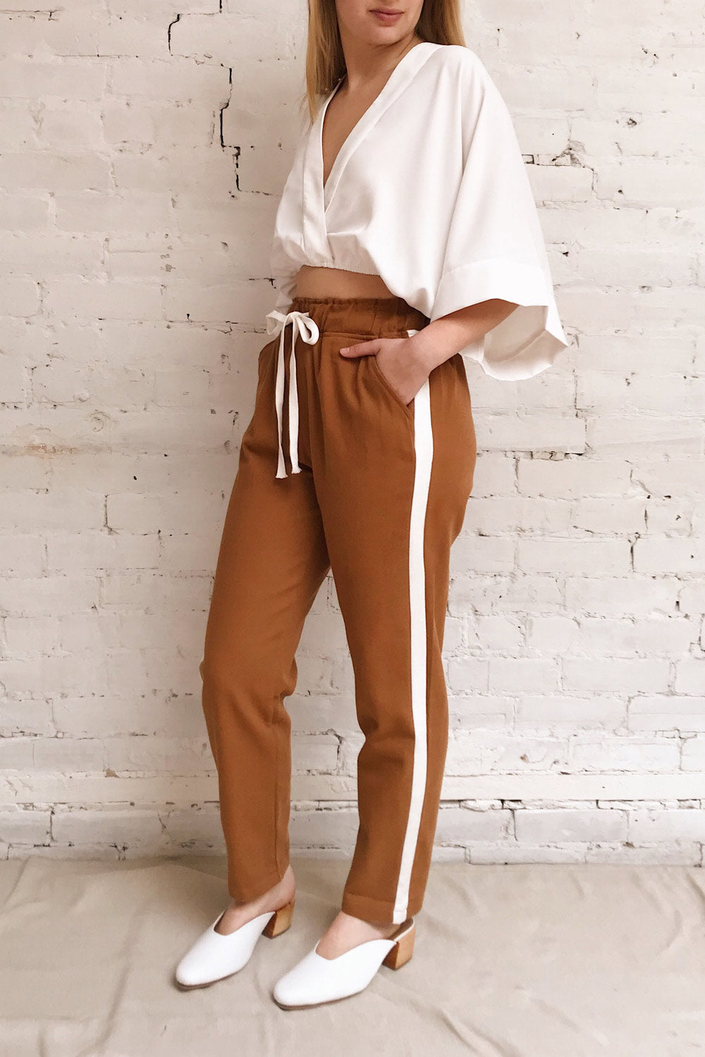Elevtherai Brown Straight Leg Pants | La petite garçonne model look