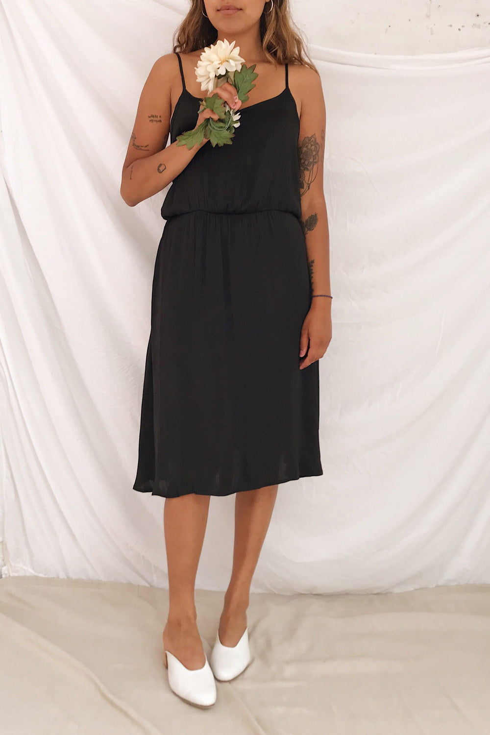 Udine Onyx Black Midi Dress | La Petite Garçonne model look