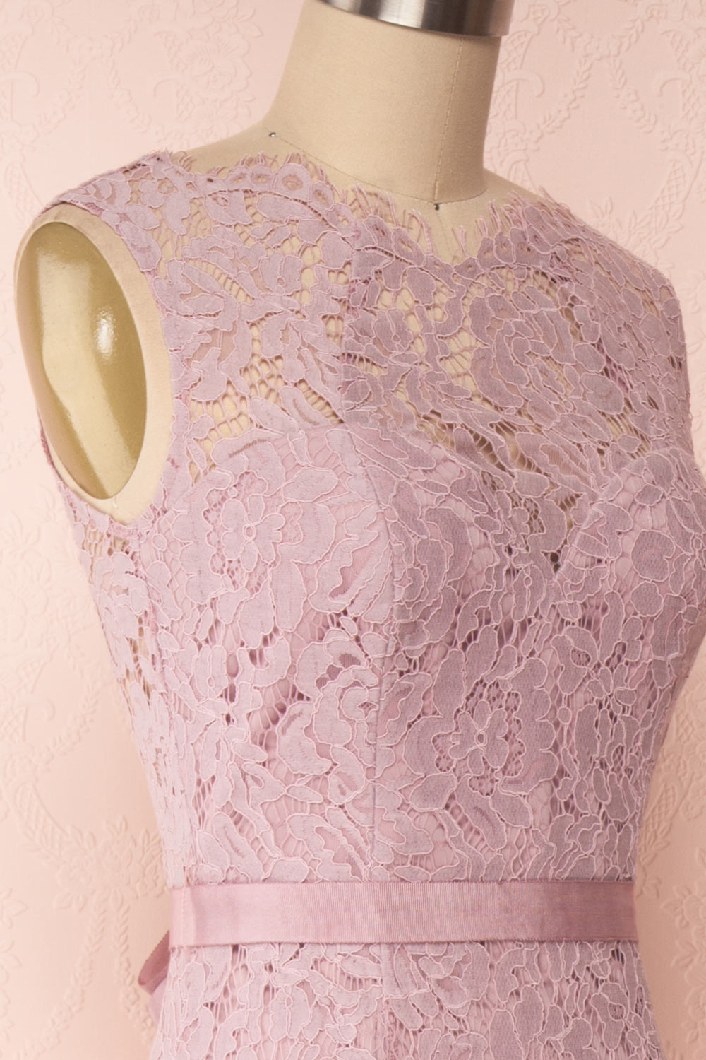 Uranie Mauve Lilac Lace Mermaid Gown | Boudoir 1861 side close-up