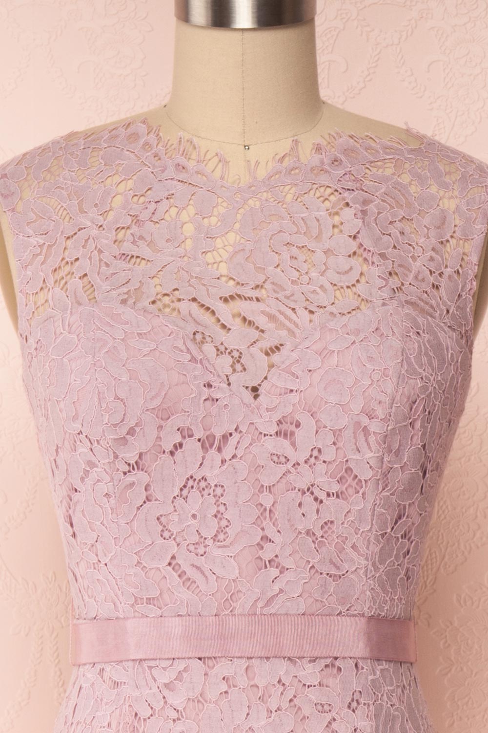 Uranie Mauve Lilac Lace Mermaid Gown | Boudoir 1861 front close-up
