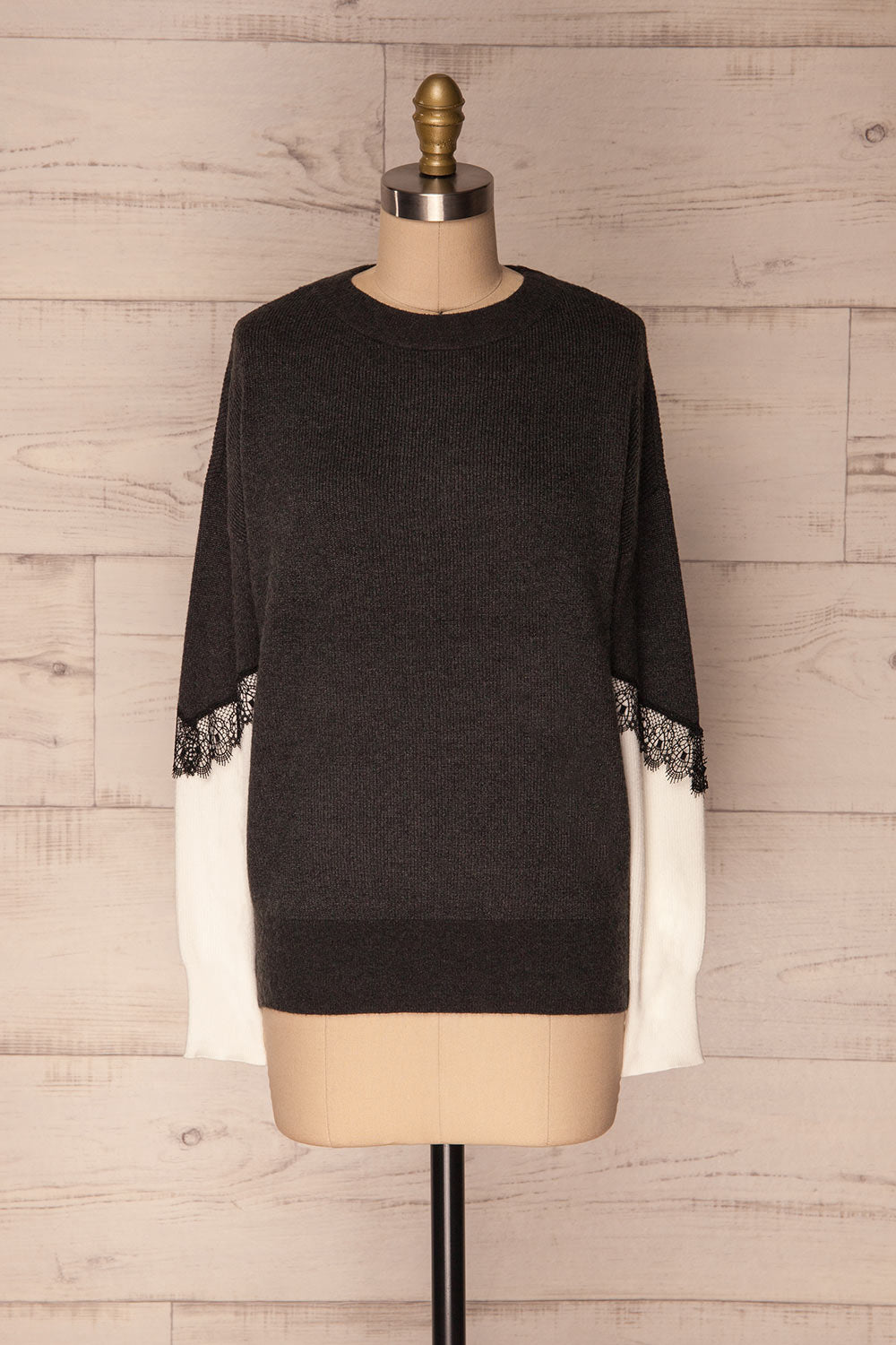 Vasseny Carbone Dark Grey & White Knit Sweater | La Petite Garçonne 1