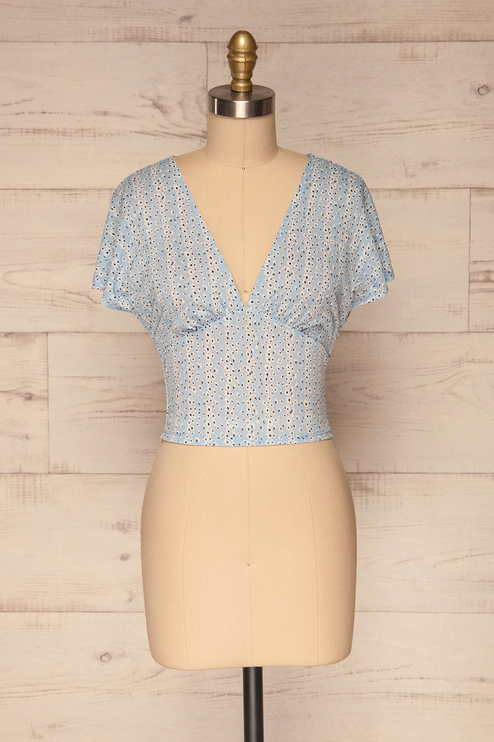 Virrat Blue Crepe Short Sleeve Crop Top | La petite garçonne front view
