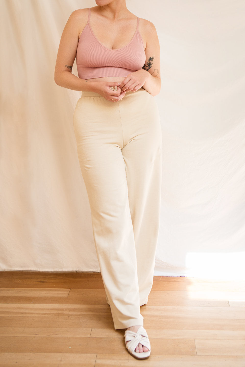 Vlora White V-Neck Ribbed Bralette | La petite garçonne model