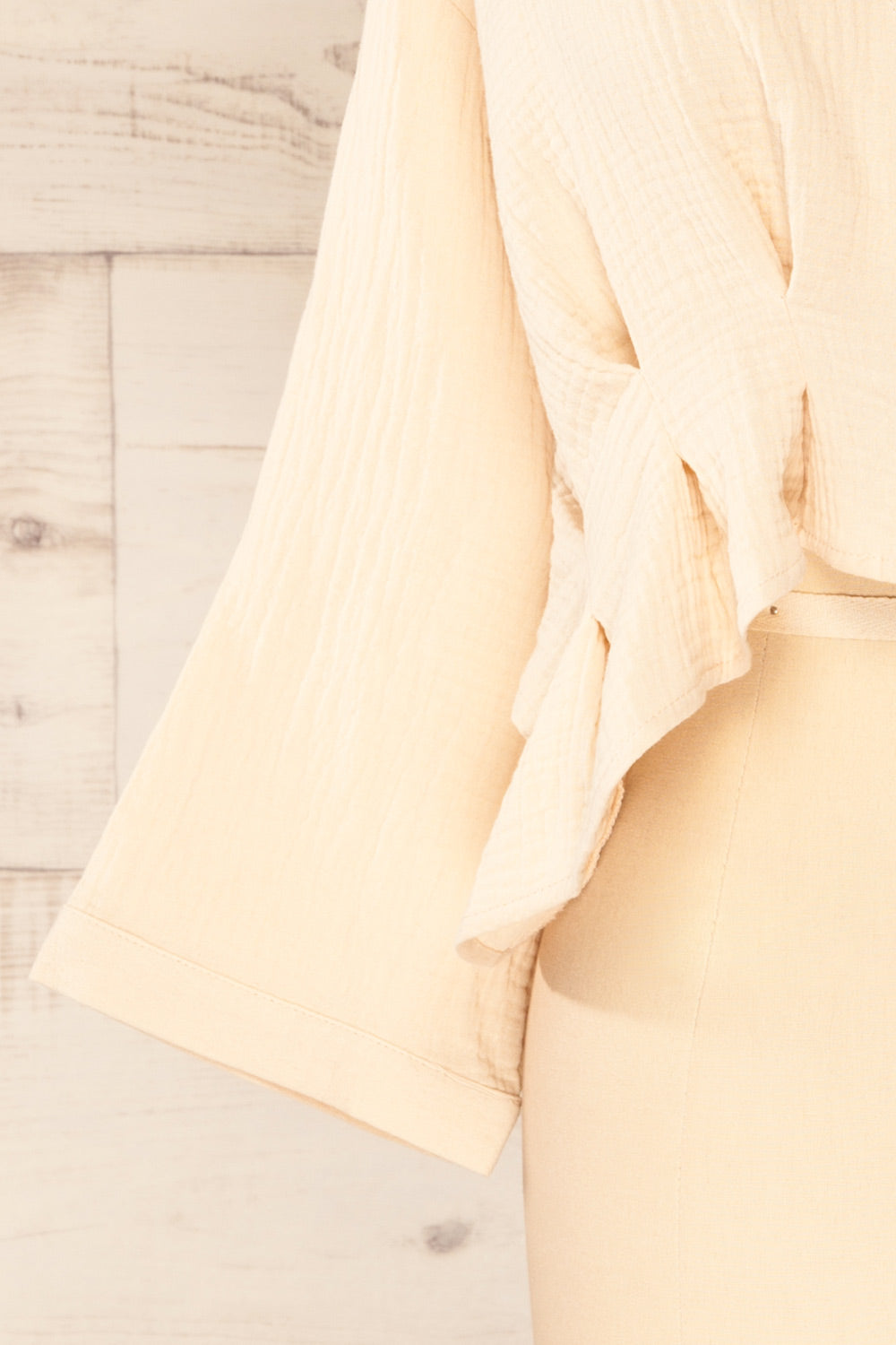 Westport Beige Cropped V-Neck Top | La petite garçonne bottom