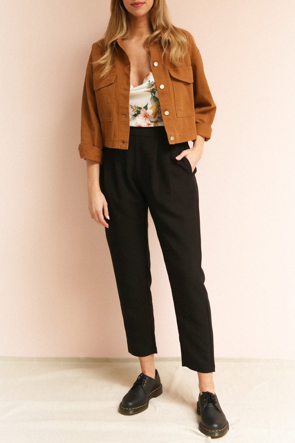 Wynne Coal Black High Waist Pants | La petite garçonne on model