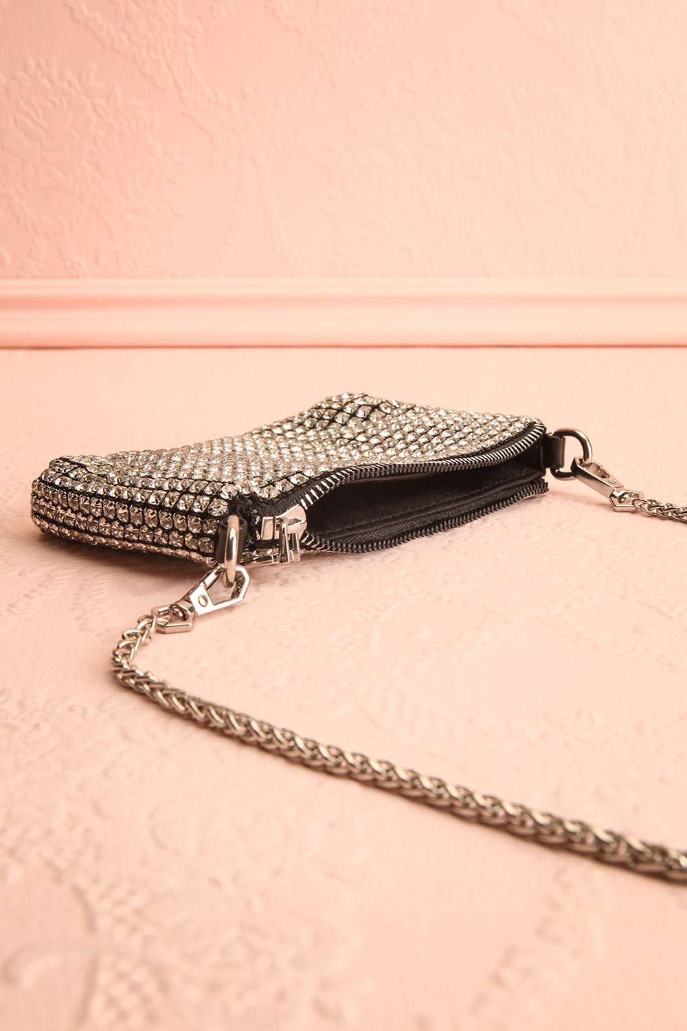 A La Brunante Blanc Sac Pochette à Cristaux | Boutique 1861 inside view