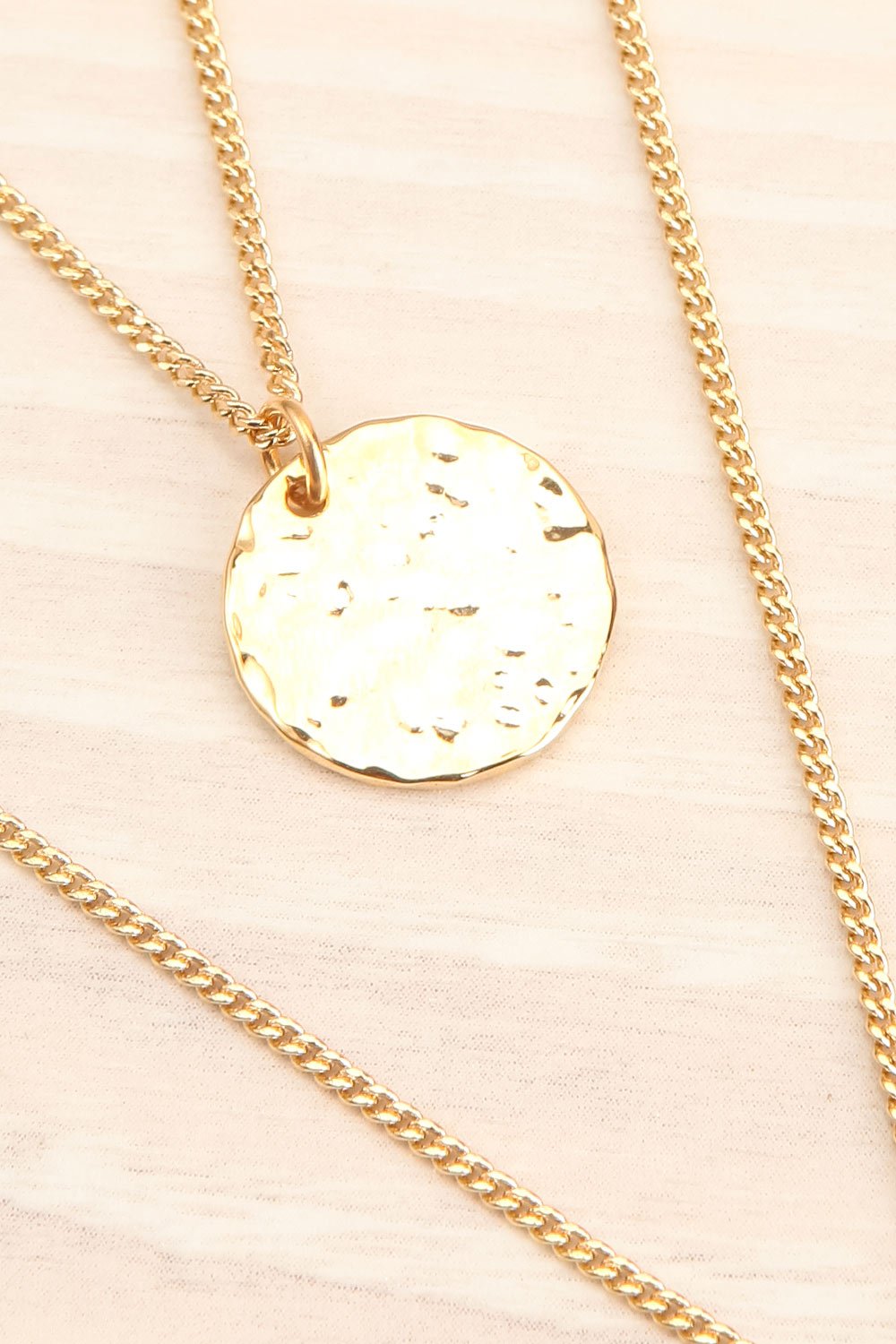 Aasha Agot Gold Necklace | Collier doré | La Petite Garçonne flat close-up