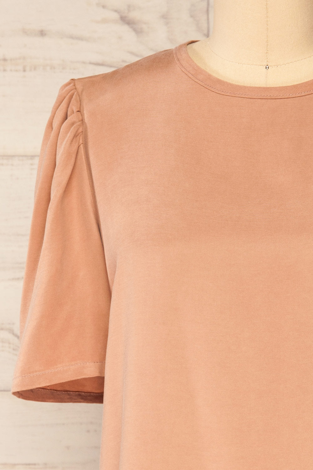 Aby Rose Short T-Shirt Dress w/ Round Collar | La petite garçonne front close-up