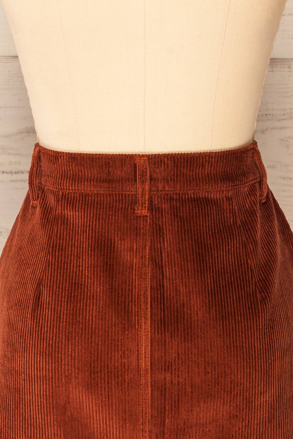 Acy Brick Short Corduroy Skirt w/ Buttons | La petite garçonne back close-up