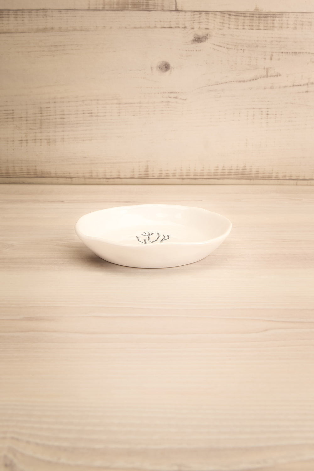 Adhus White Floral Engraved Ceramic Plate | La petite garçonne