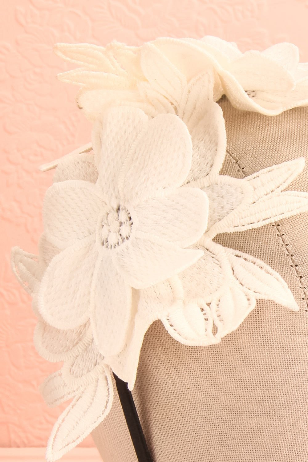 Aechméa - White mesh and embroideries Ophelie Hats headband 2