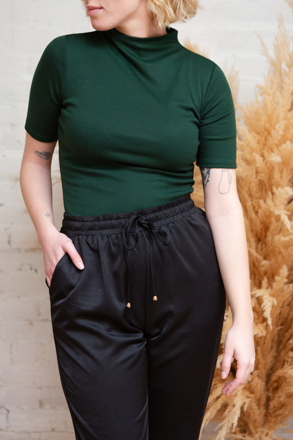 Agnees Green Mock Neck Crop Top | Boutique 1861 model