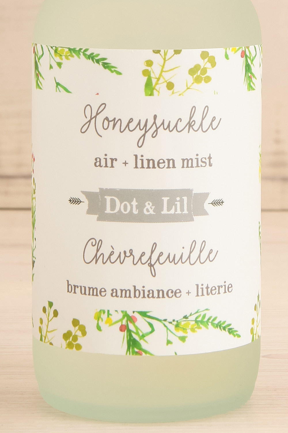 Aire & Linen Mist Honeysuckle | Maison garçonne close-up