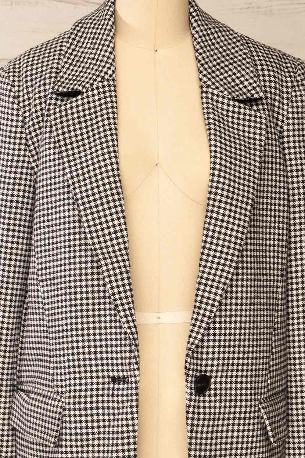 Almeria Oversized Houndstooth Blazer | La petite garçonne open close-up