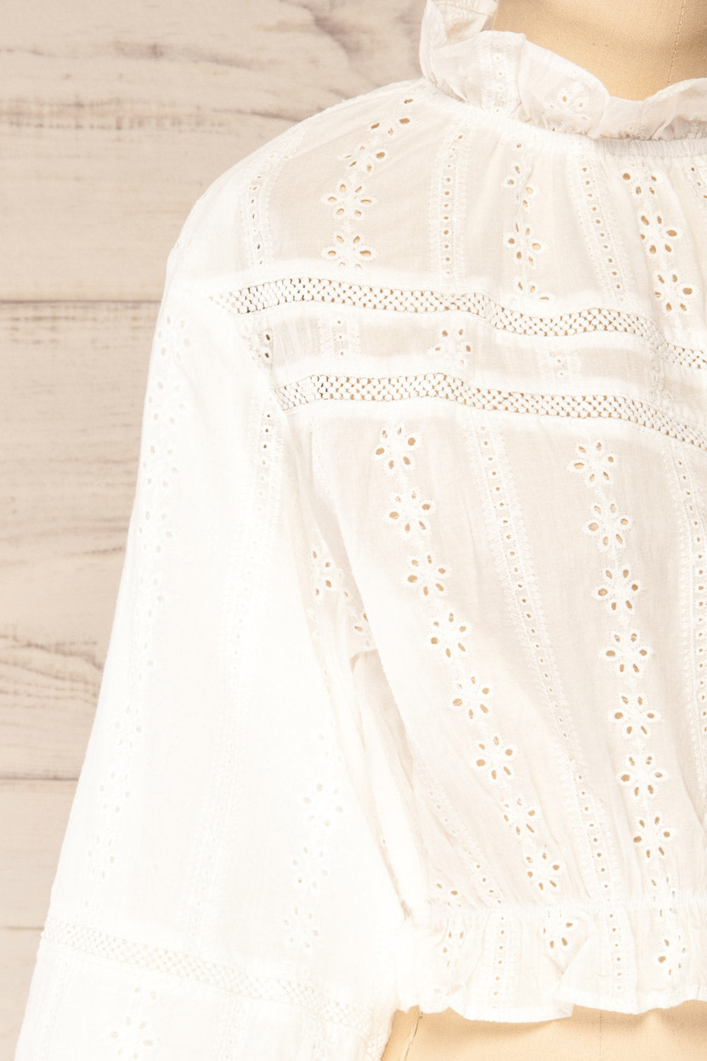 Anemo White Open Back Puffy Sleeve Top | La petite garçonne side close-up