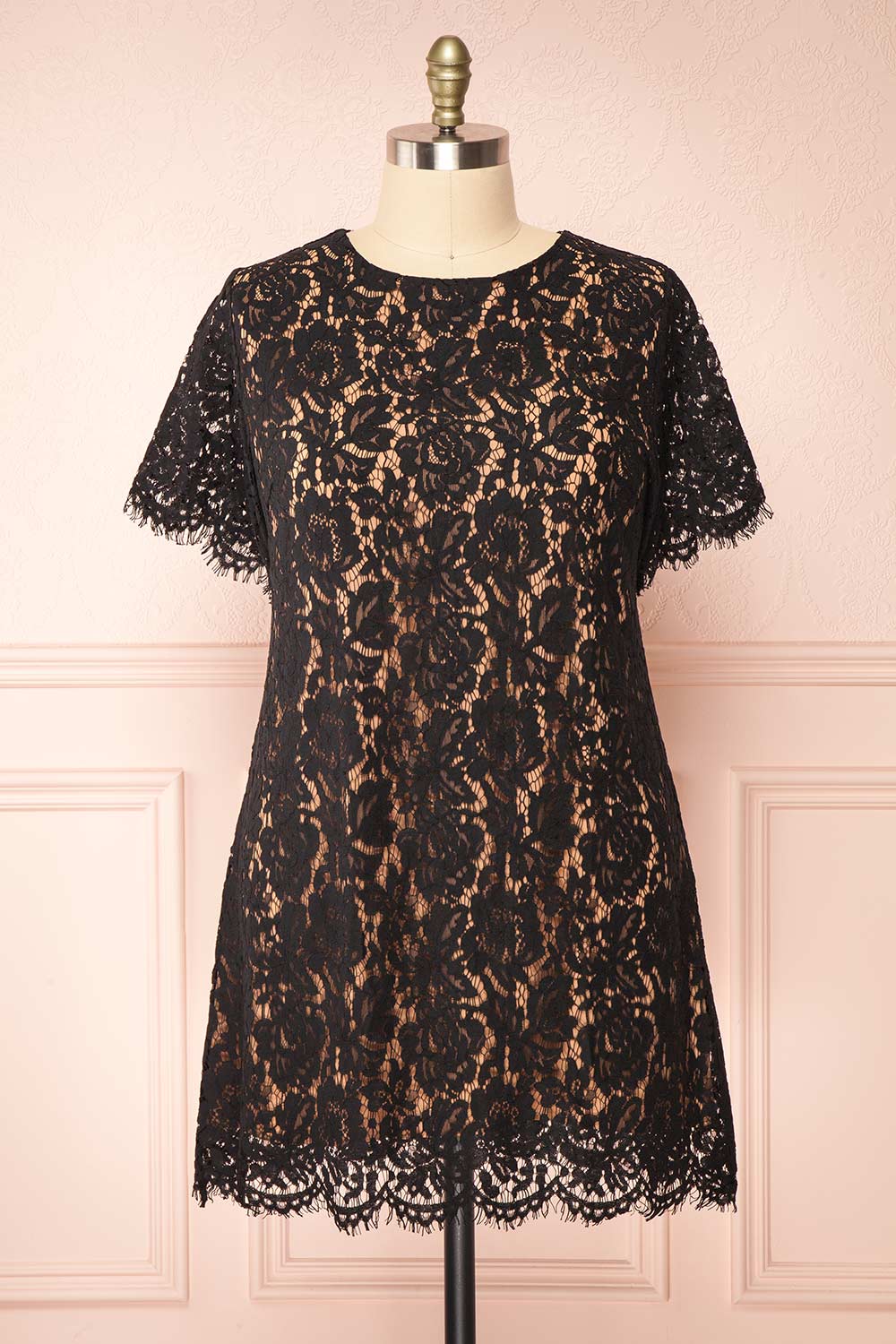 Apama Noir | Robe Courte en Dentelle Fleurie